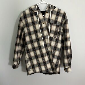 Women’s plaid flannel jacket